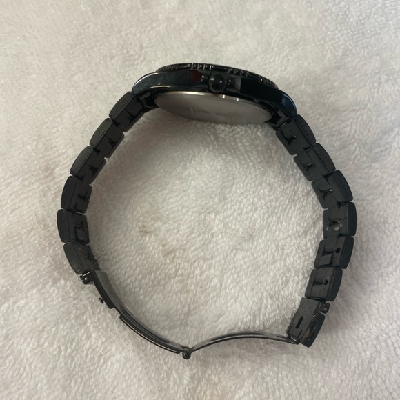 Timex Men’s Black on Black, Stainless Steel Bracelet. - Picture 4 of 6